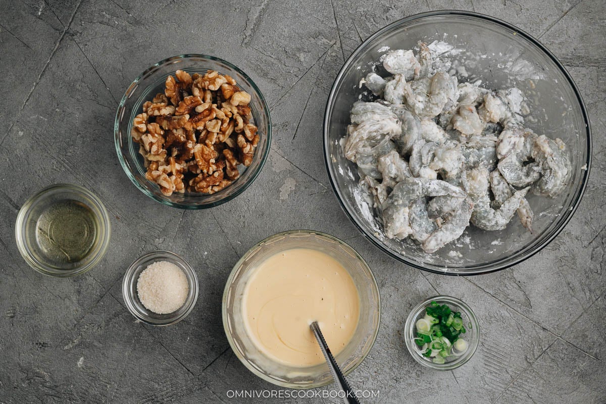 Ingredients for making walnut shrimp
