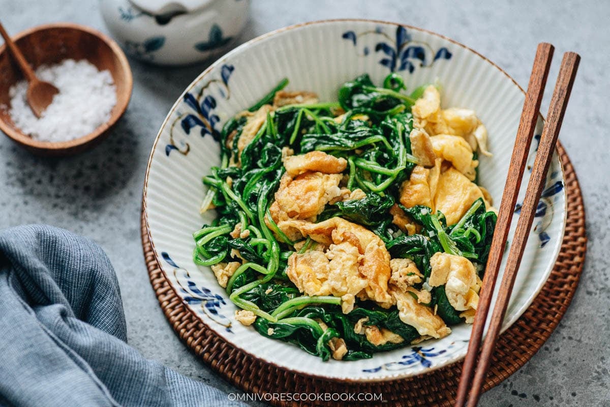 Homestyle Chinese spinach and scrambled eggs