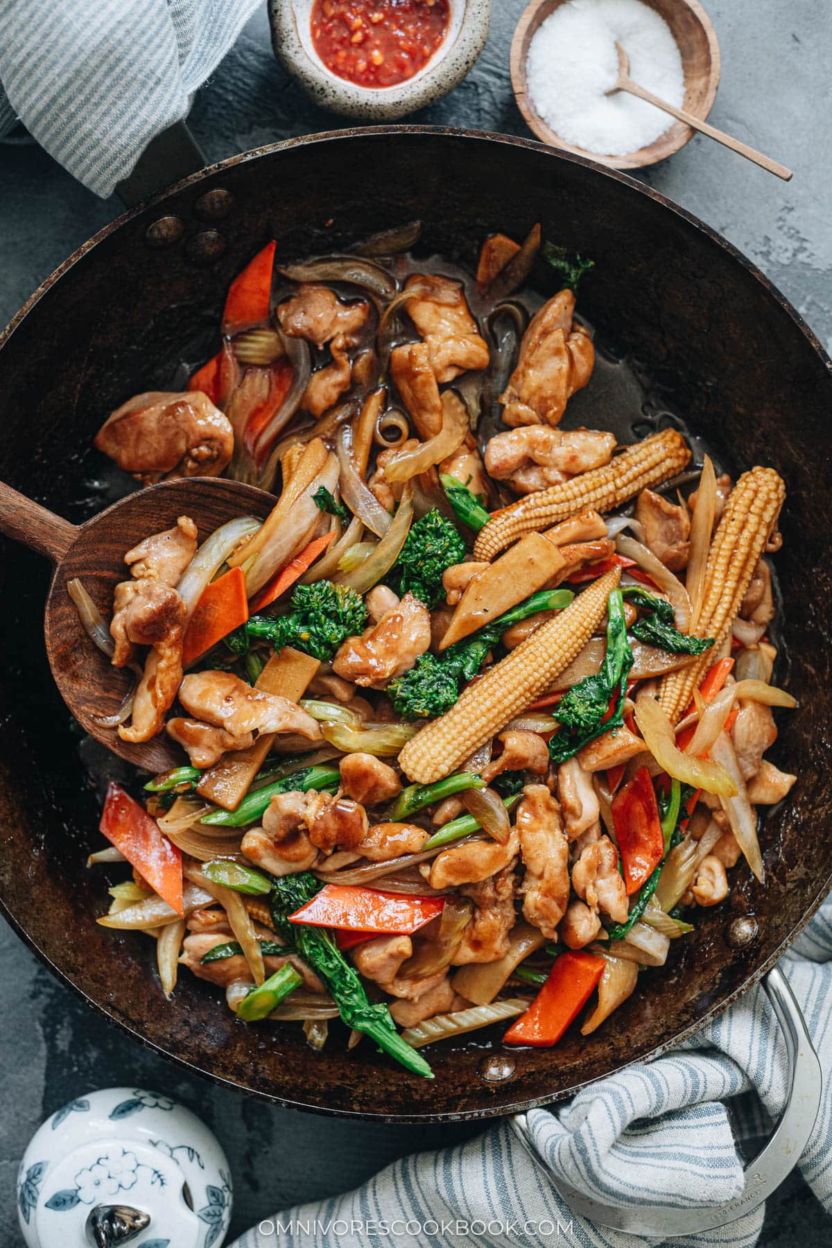 Stir fried chicken with veggies in a pan