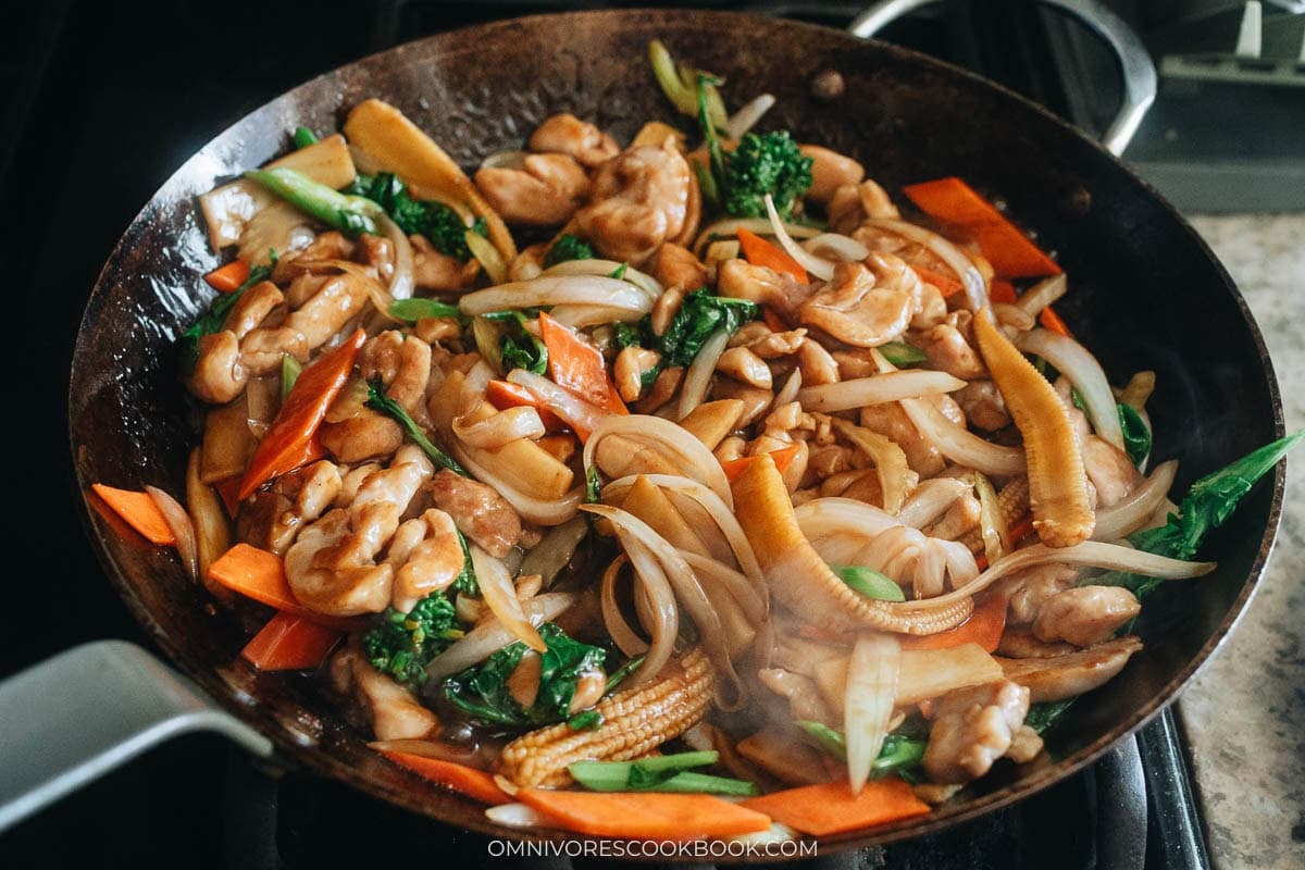 Add the chicken back into the pan with veggies