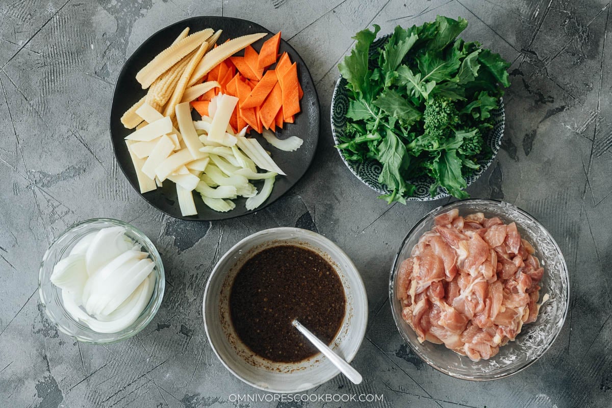 Ingredients for making chicken chop suey