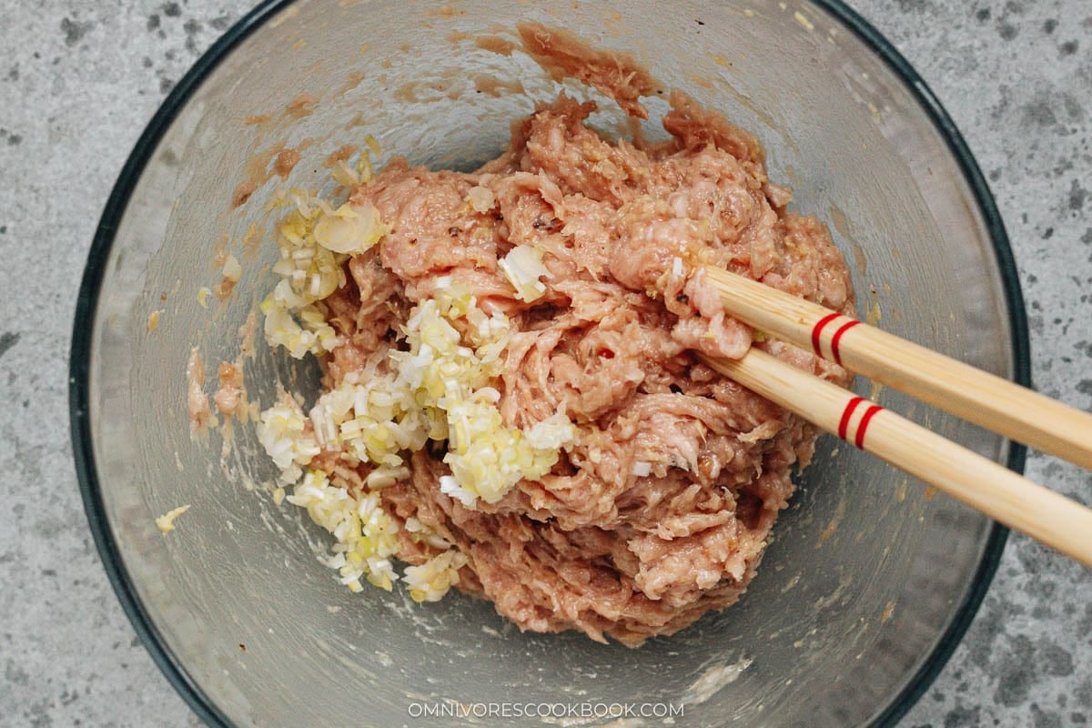 Seasoned ground pork filling