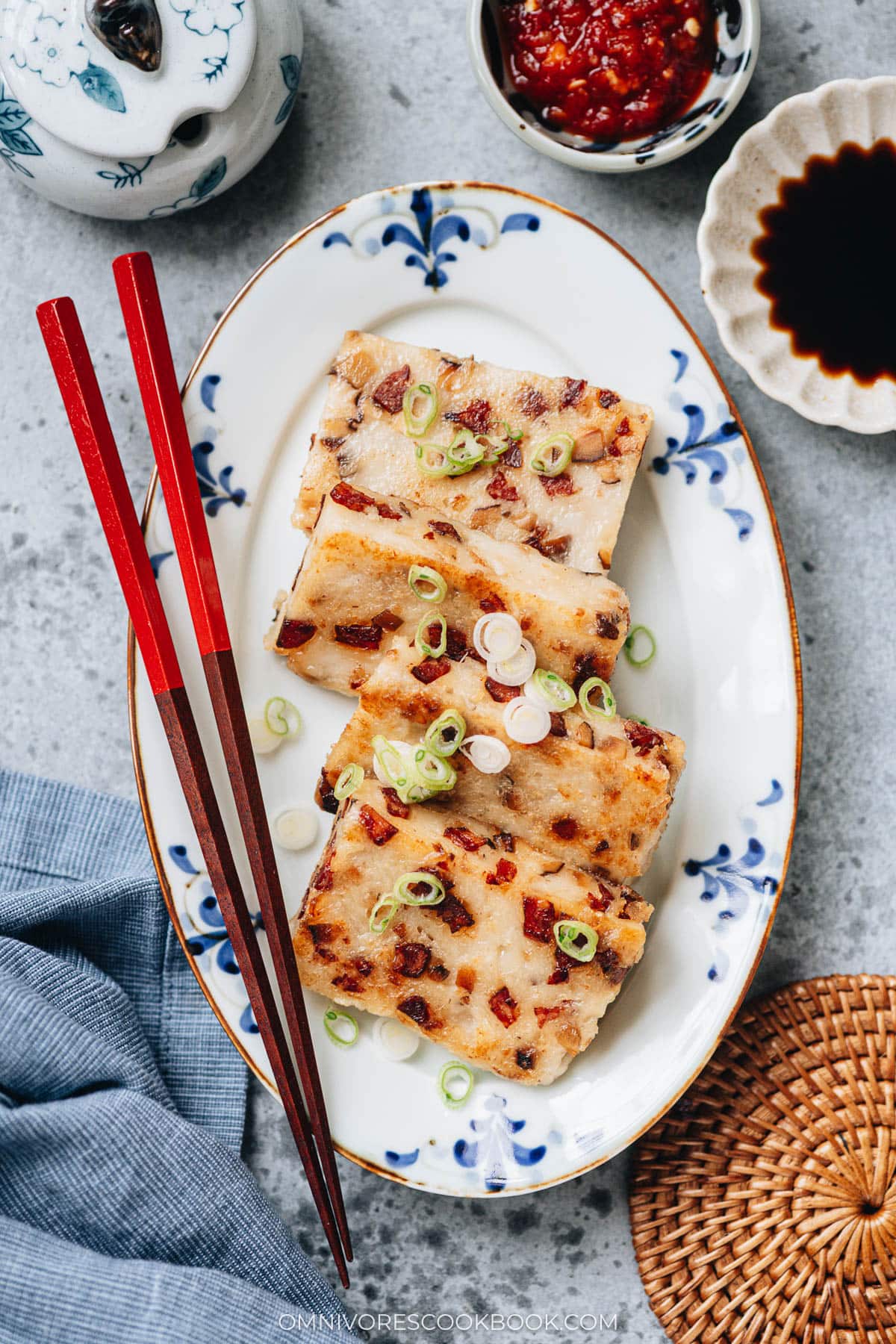 Lo Bak Go with dipping sauces