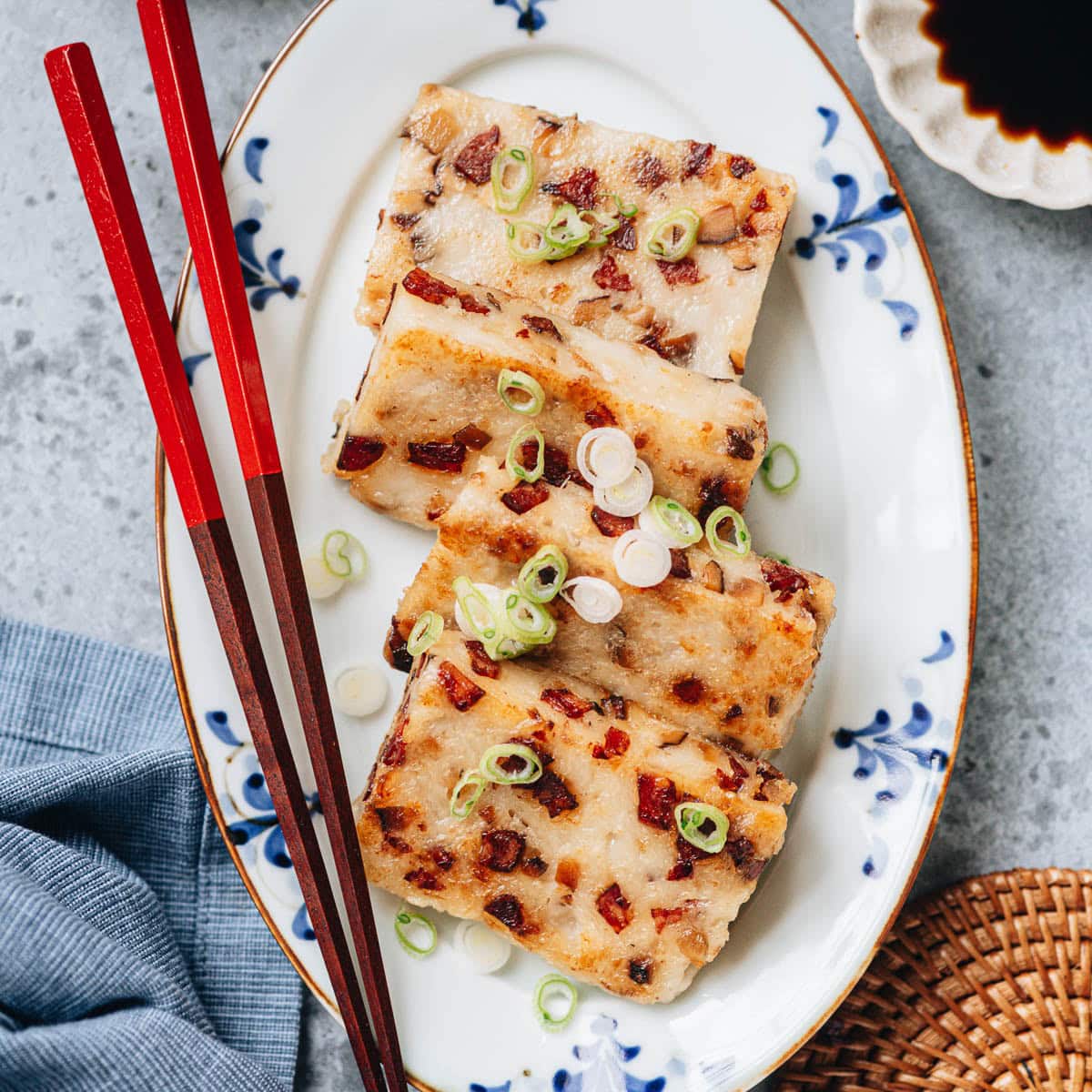 Chinese Turnip Cake (Lo Bak Go, 萝卜糕)