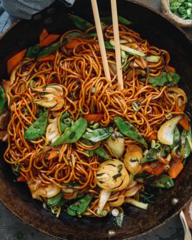 Vegetarian lo mein