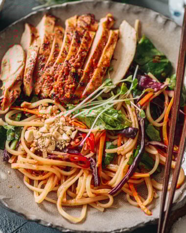 Noodle salad with chicken and veggies
