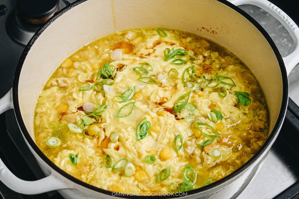 Chinese corn soup with chicken served in a pot