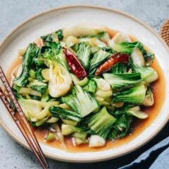 This 6-ingredient bok choy with oyster sauce only takes 15 minutes to put together and is on my weekly dinner rotation. Ginger and oyster sauce pair perfectly to bring out the natural sweetness of the baby bok choy, adding a touch of umami. It&rsquo;s an easy and satisfying side dish that adds color and nutrition to your meals.