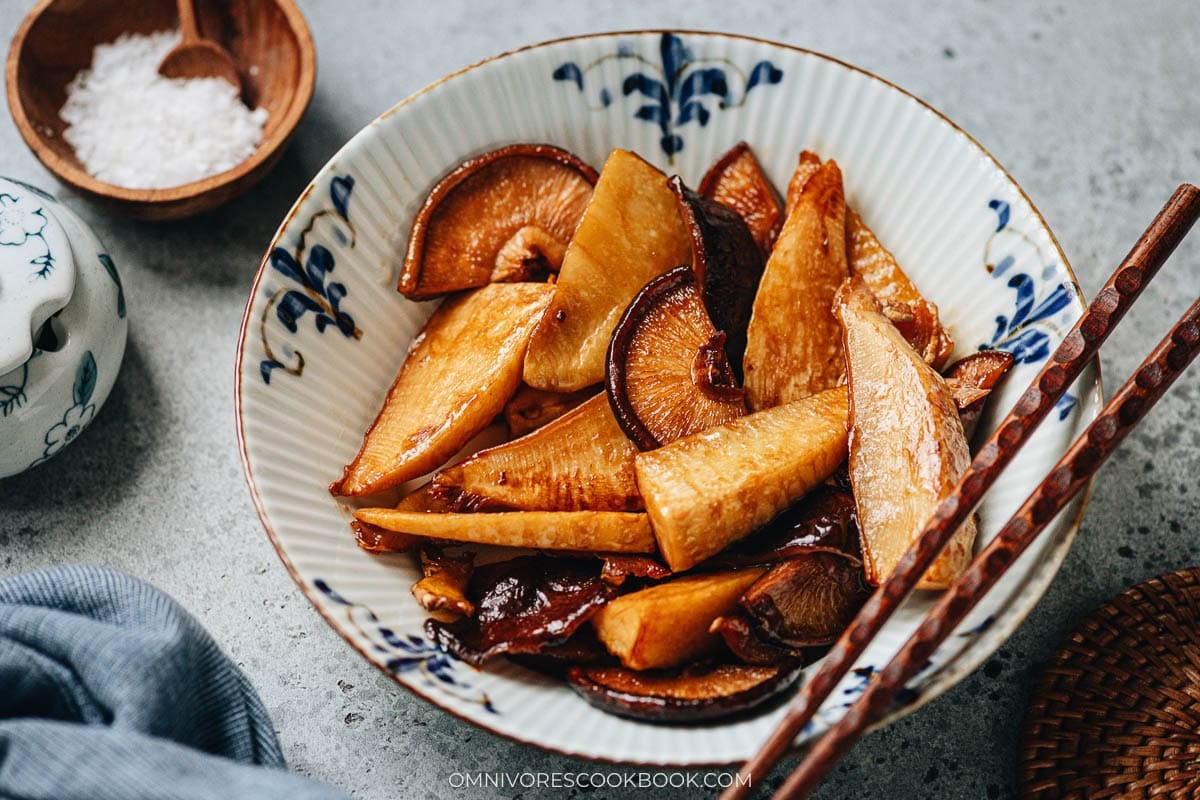 Chinese braised bamboo shoots and mushrooms in a ceramic bowl