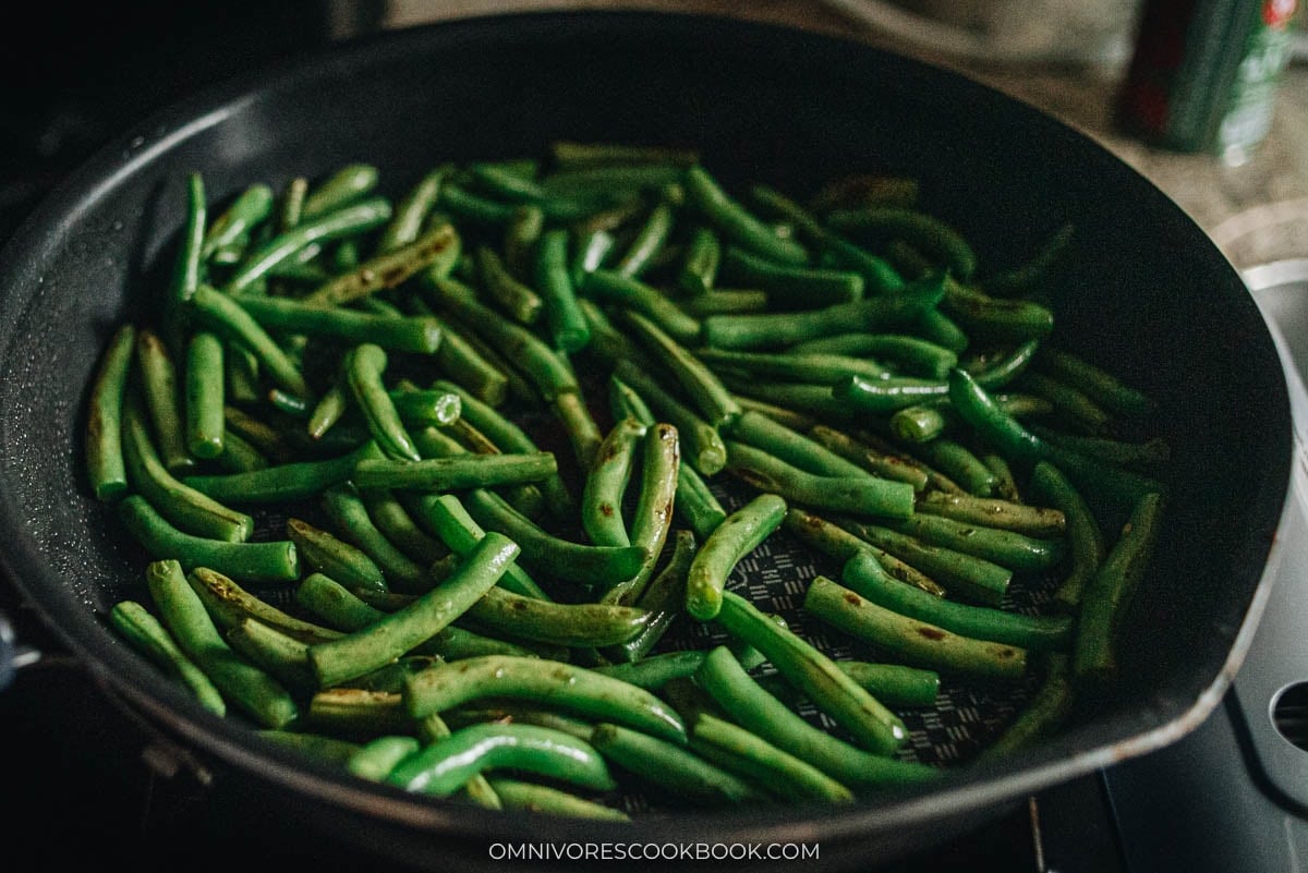 Cooking the green beans