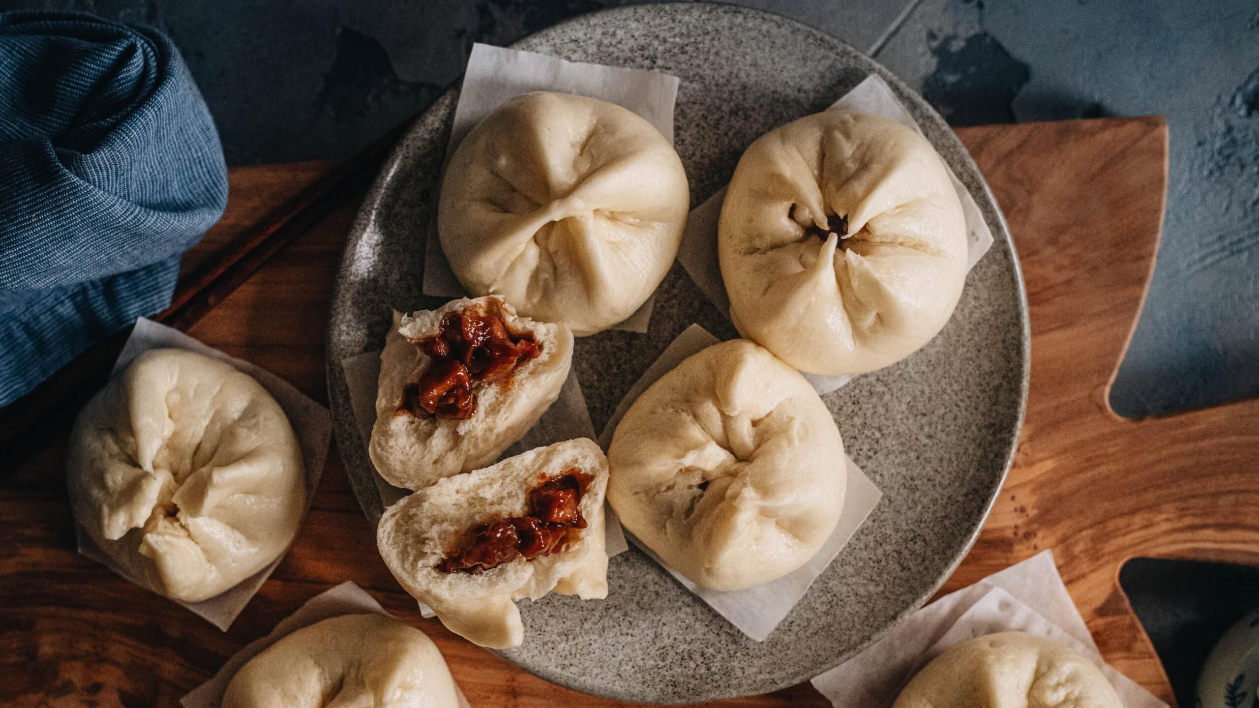 Char Siu Bao (Steamed BBQ Pork Buns) 叉烧包