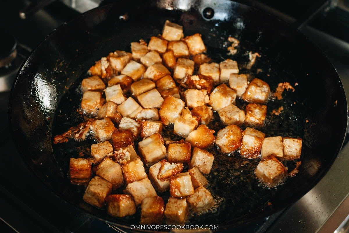 frying the marinated tofu