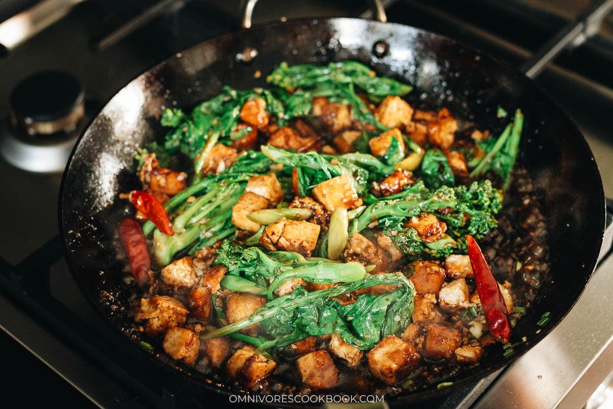 General Tso&rsquo;s Tofu ready to serve