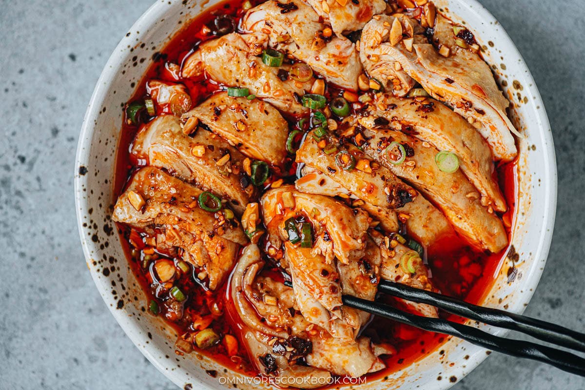 Mouthwatering Sichuan Chicken in Red Oil Sauce(口水鸡)