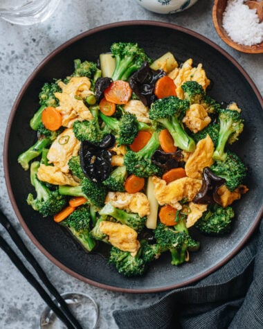 broccoli egg stir fry with carrots and wood ear mushrooms