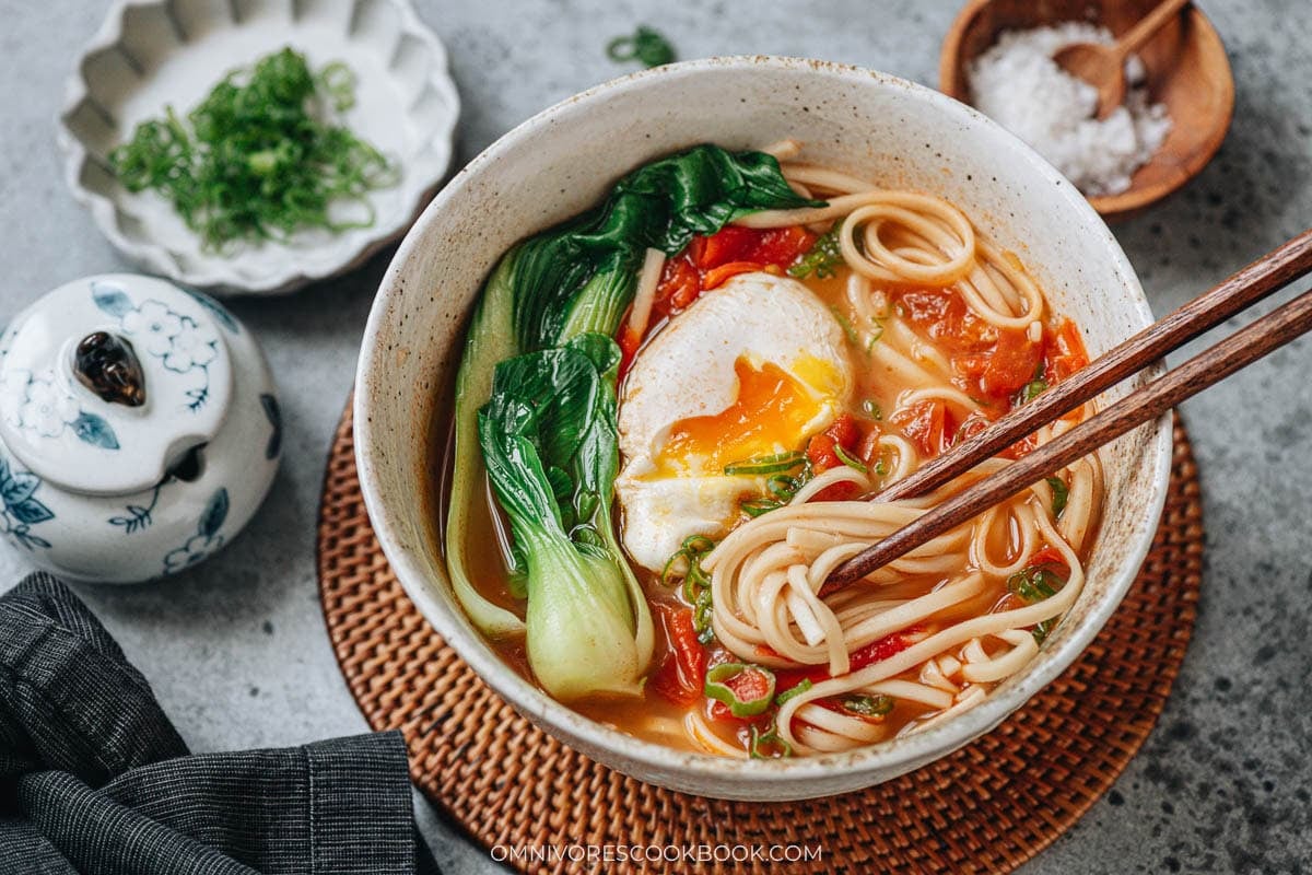 Chinese Tomato Noodle Soup

