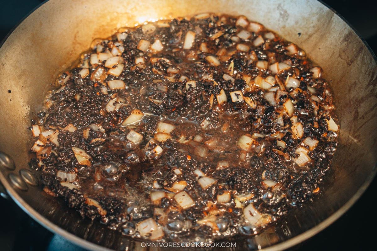 simmering the black bean sauce