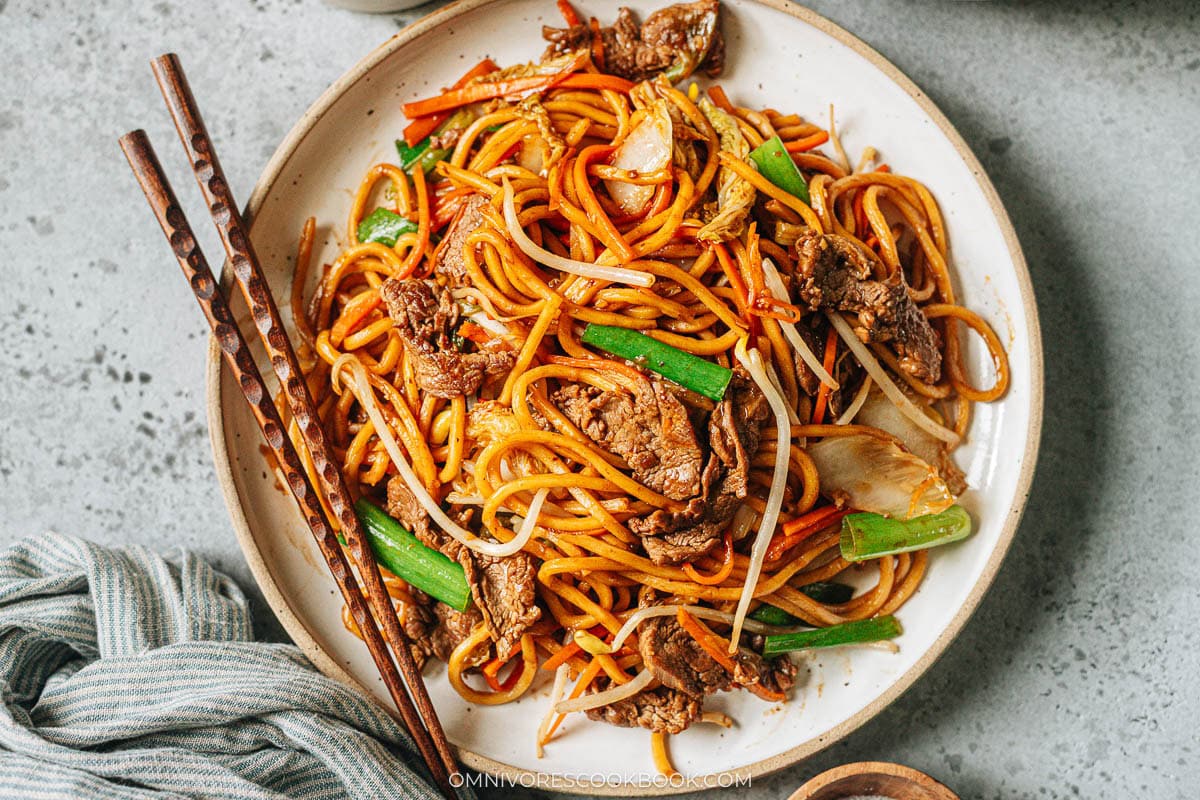 Beef Lo Mein Recipe( Straightforward 30-Minute!) Beef Lo Mein Recipe( Straightforward 30-Minute!)
