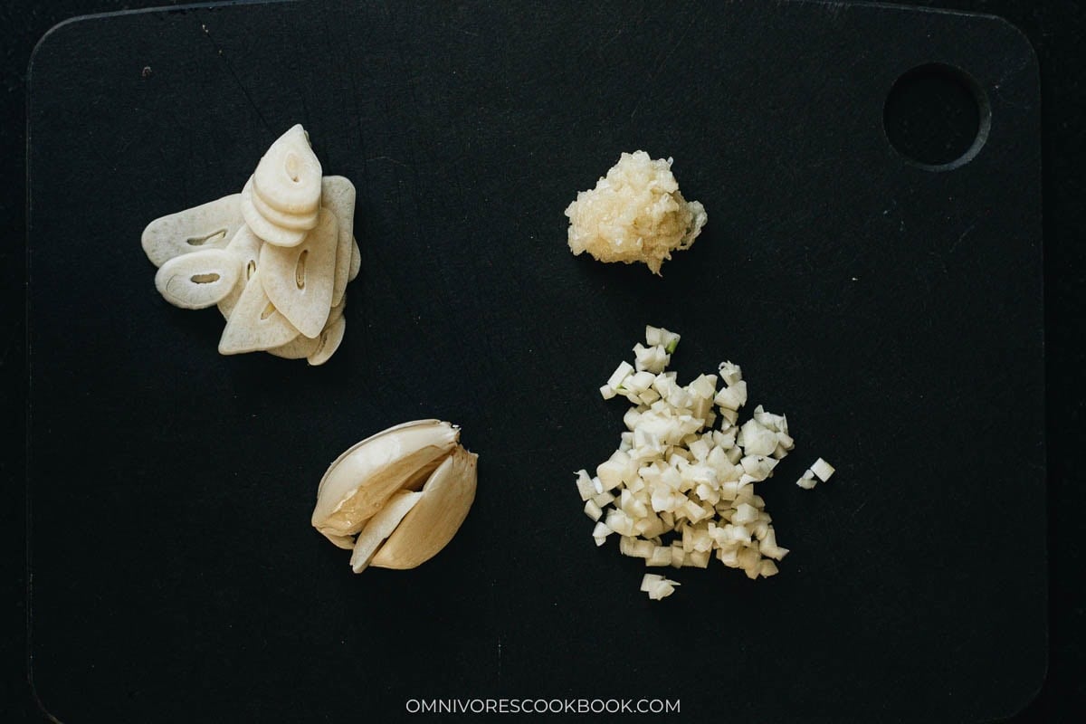 Different ways to cut garlic