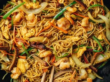 Singapore mei fun loaded with shrimp, pork, egg, onion, and pepper
