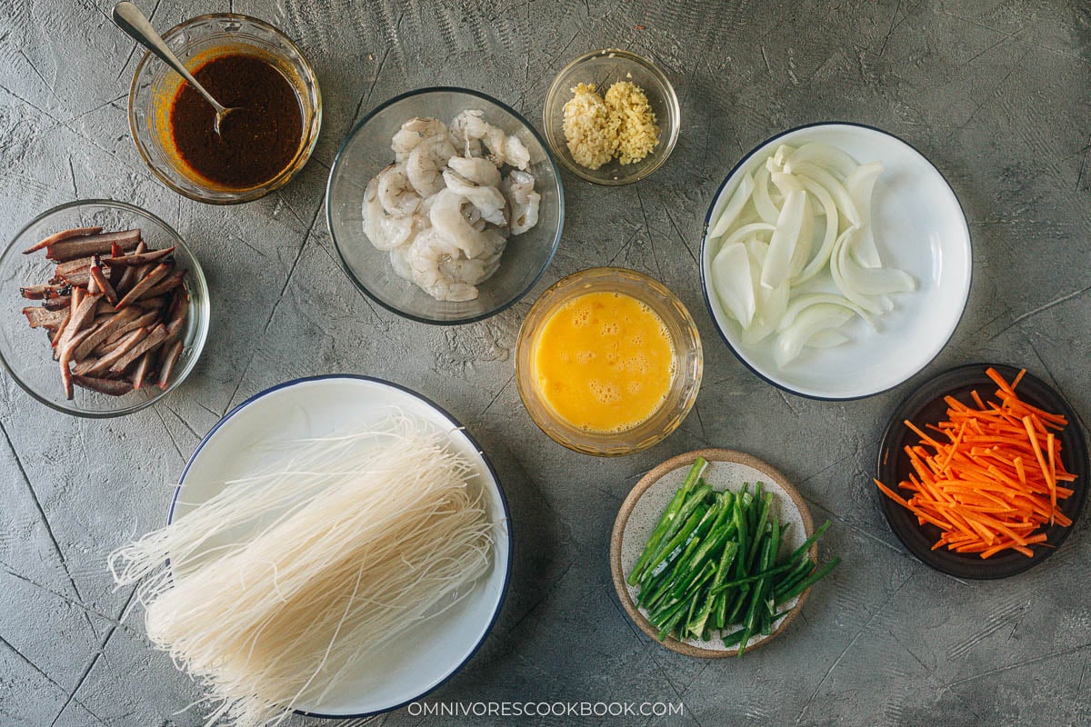 Ingredients for making Singapore noodle