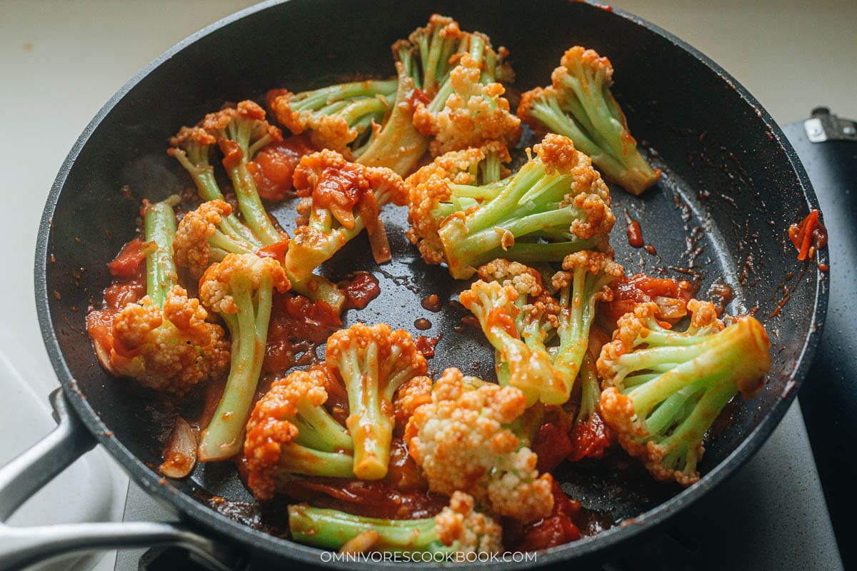 Cauliflower with Tomato Sauce