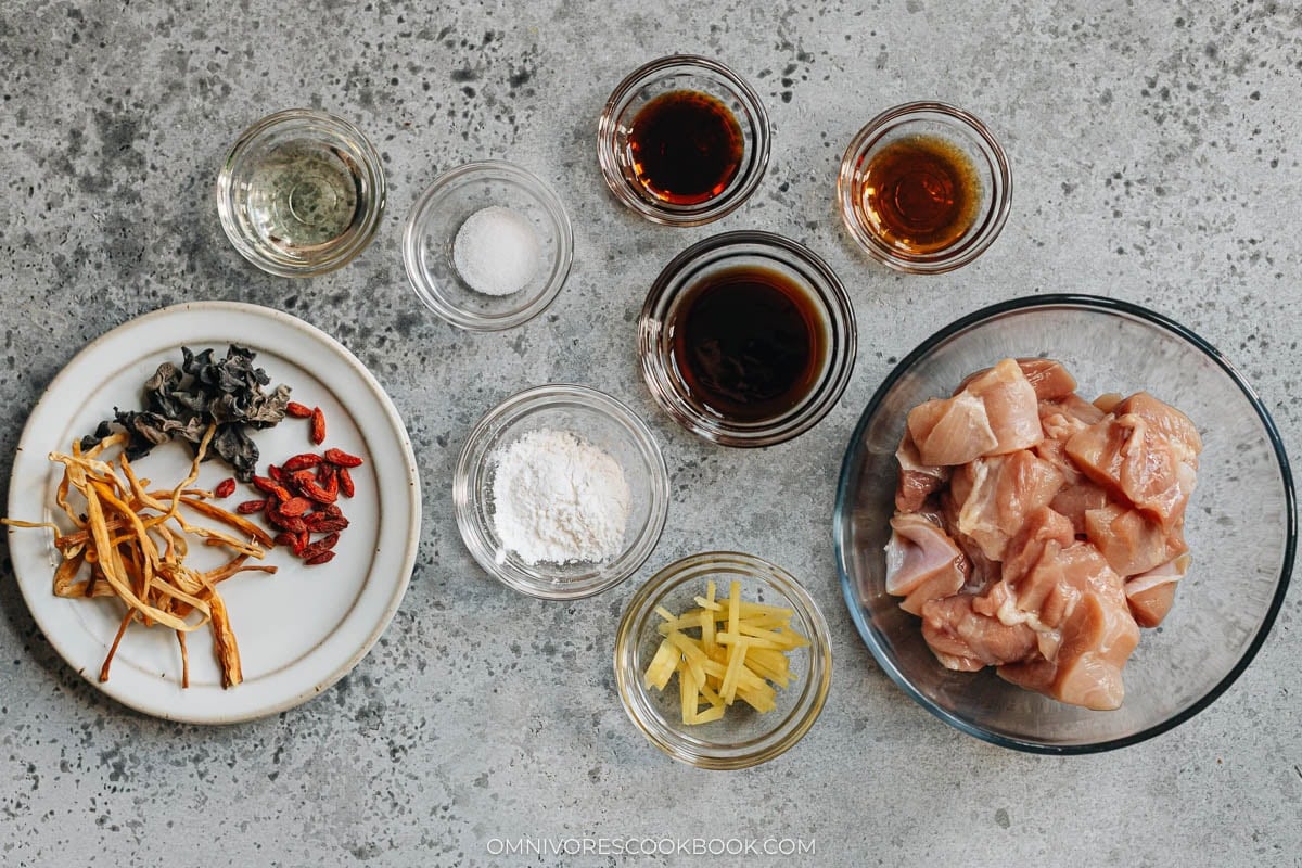 Ingredients for making steamed chicken