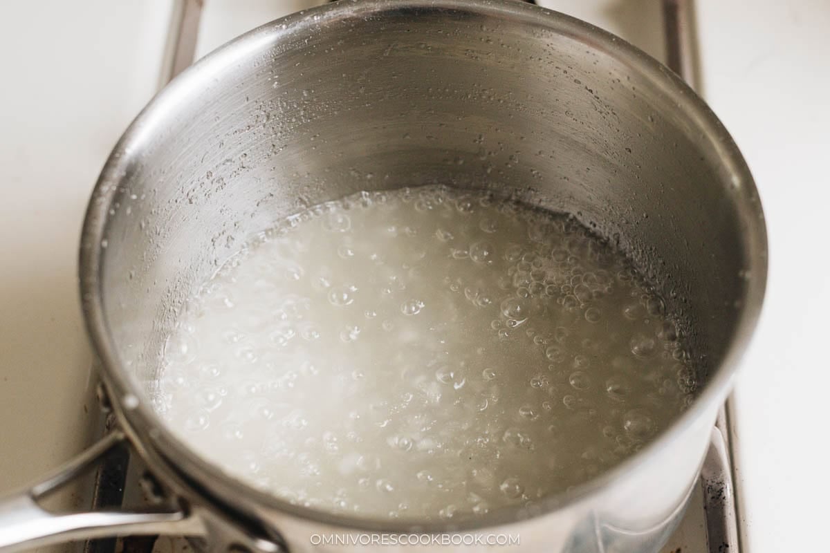 Cooking winter melon mixture until thick and translucent