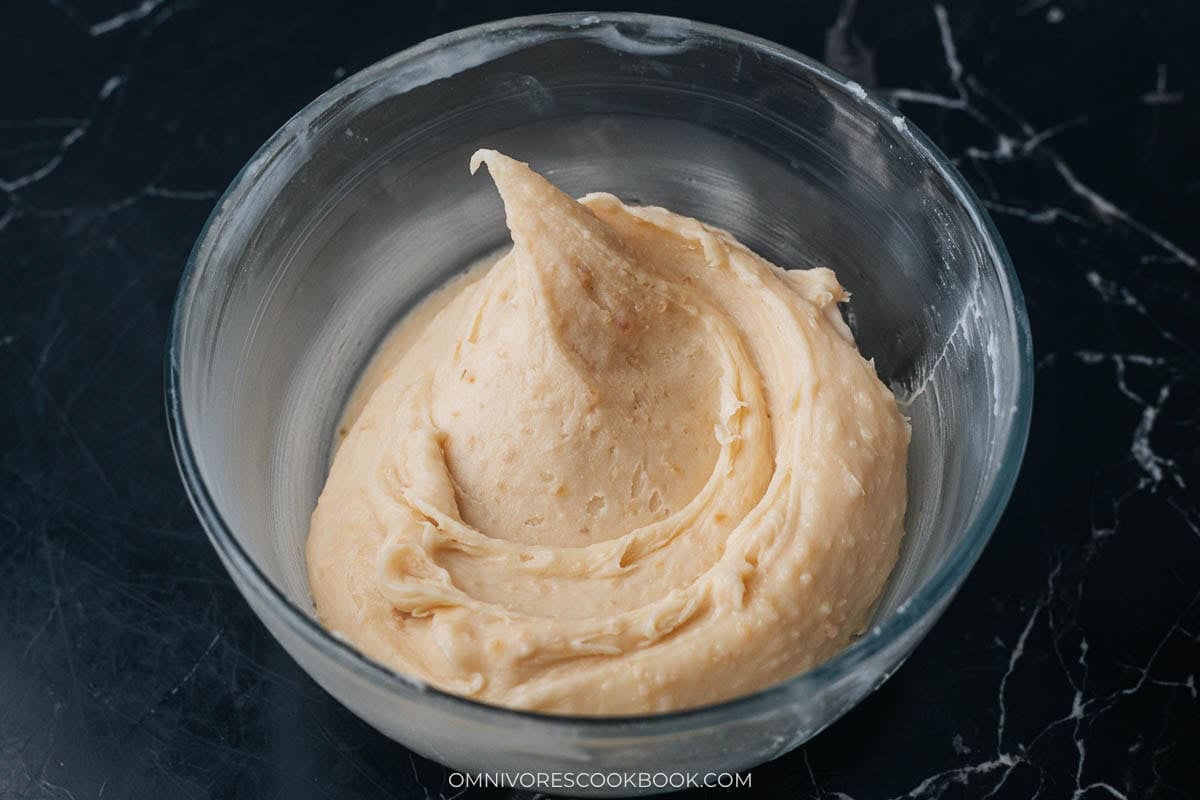 Thick miso cookie filling after chilling
