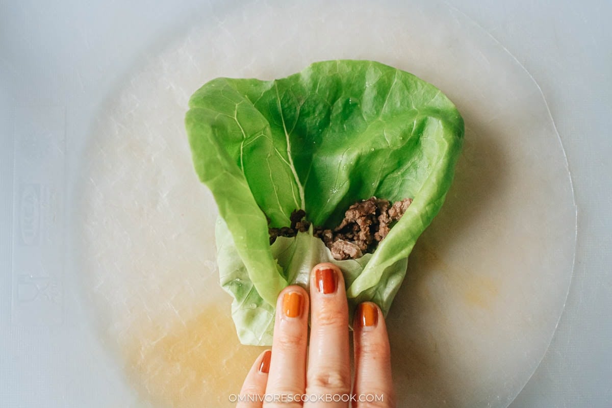 wrapping meat in lettuce