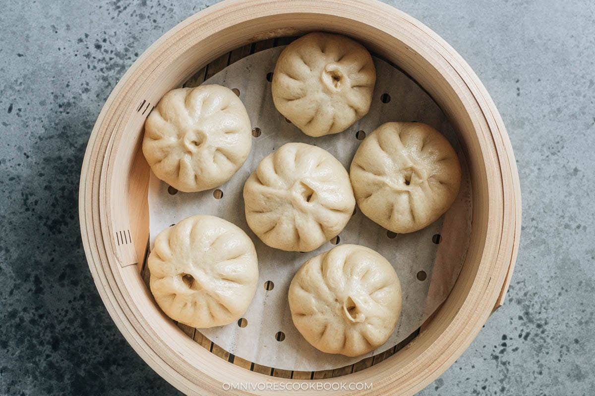 Steamed Chicken Buns