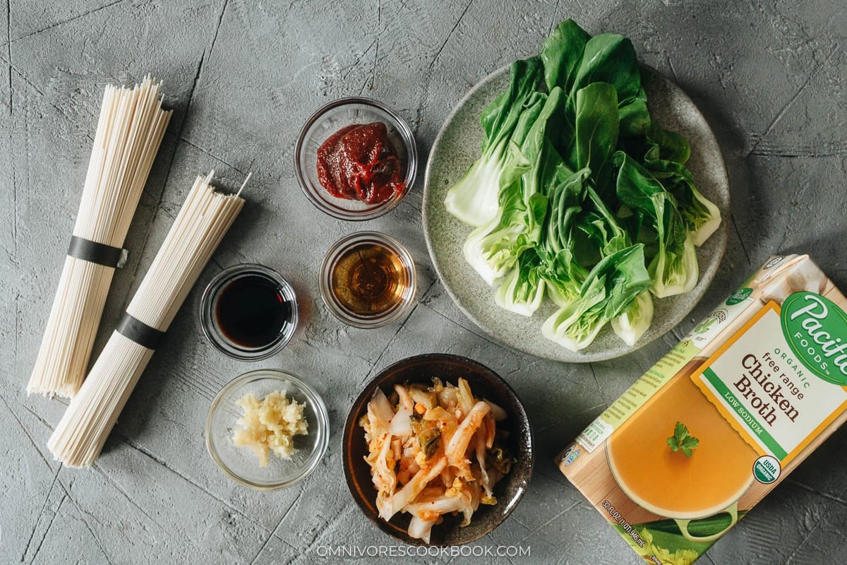  Korean Noodle Soup ingredients

