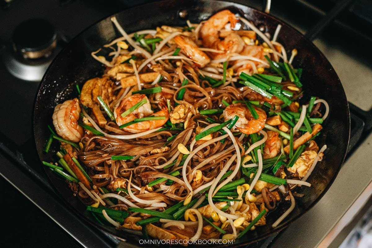 pad thai and top with extra bean sprouts, crushed peanuts
