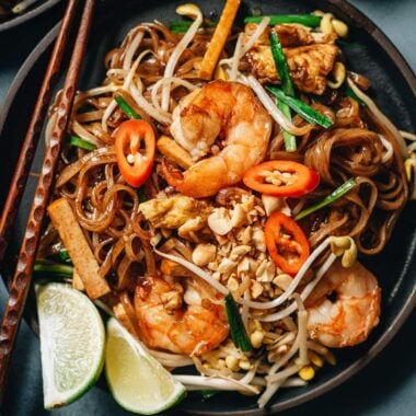 Fast shrimp pad thai with smoked tofu in tangy sauce