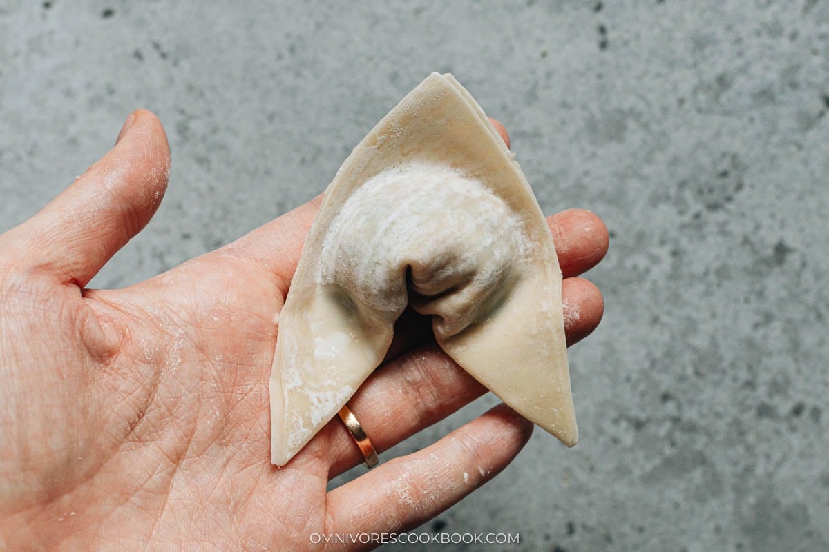 sealing the wonton