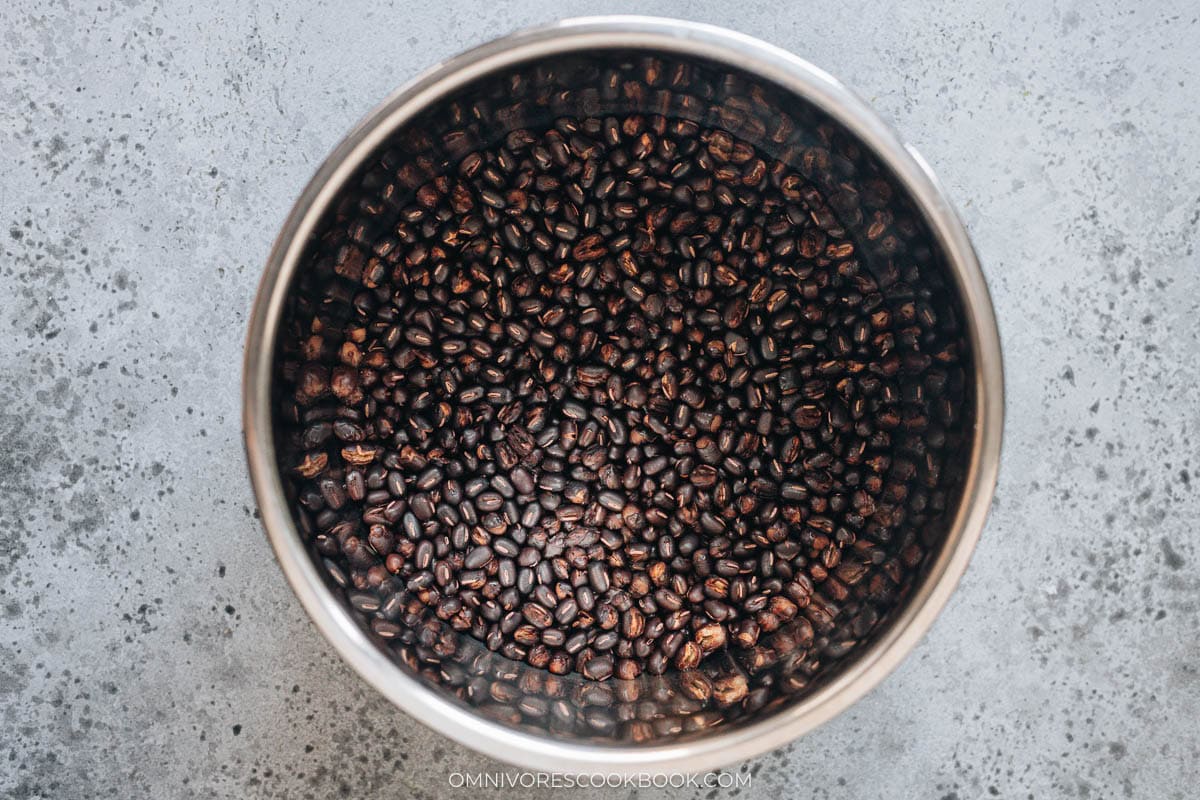 Cooked red beans