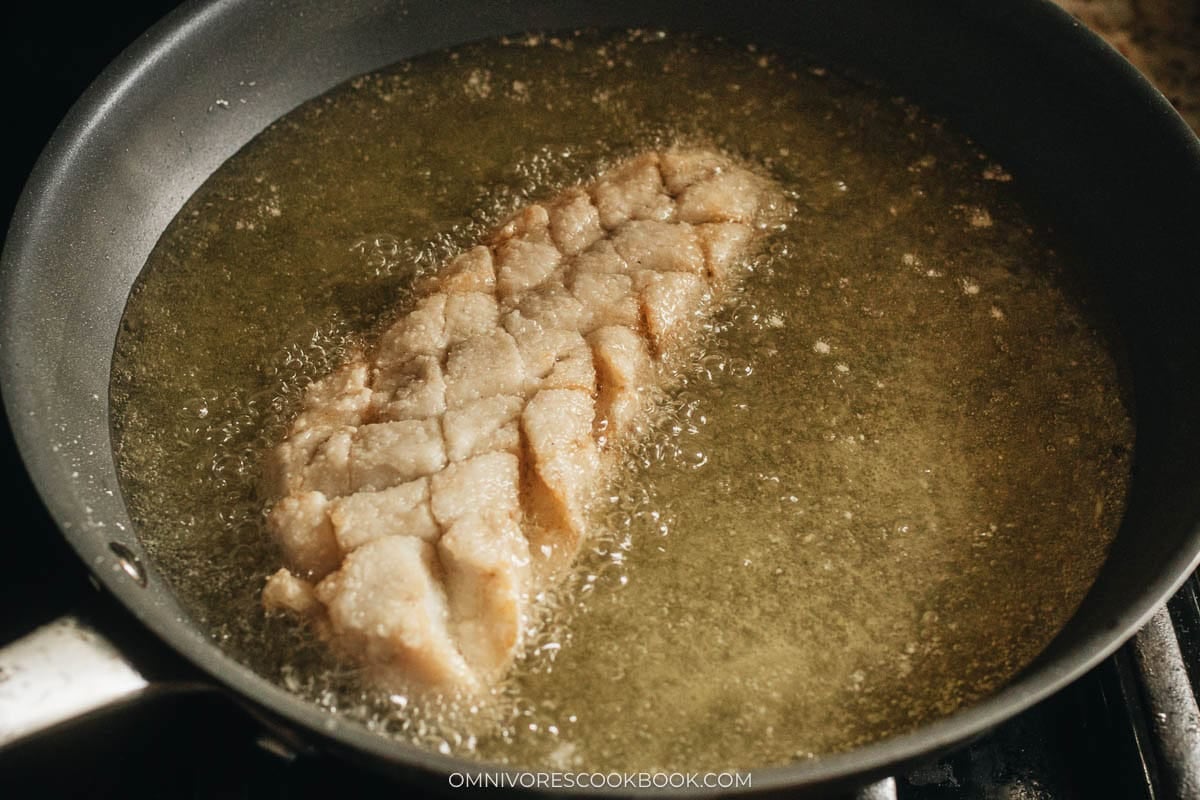 Shallow fry fish fillet in a pan