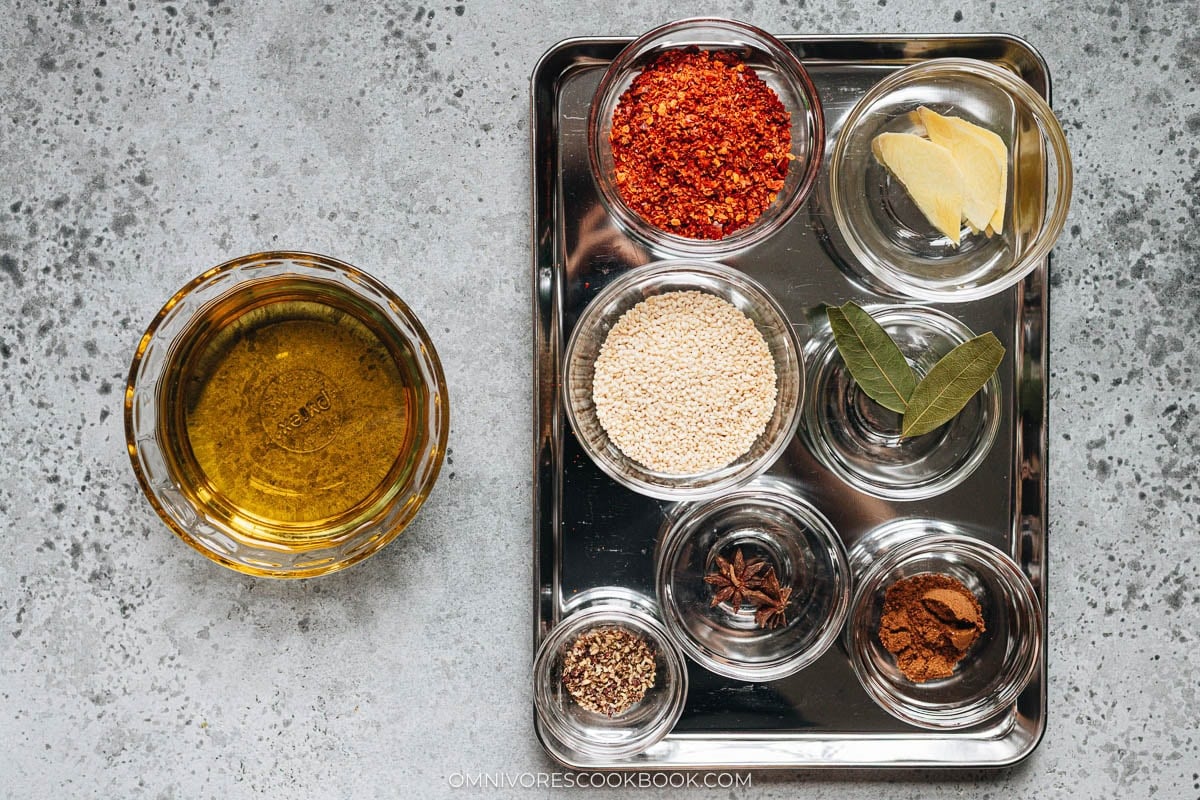 How to Make Chili Oil (辣椒油)