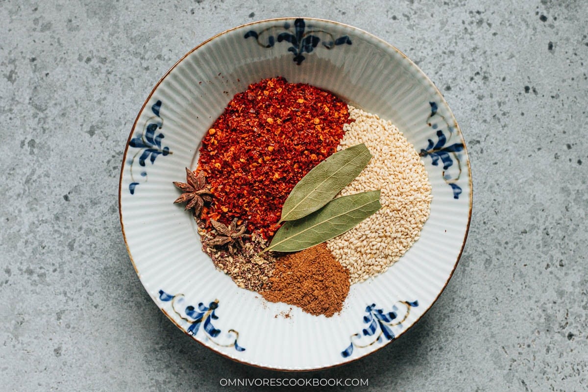 How to Make Chili Oil (辣椒油)