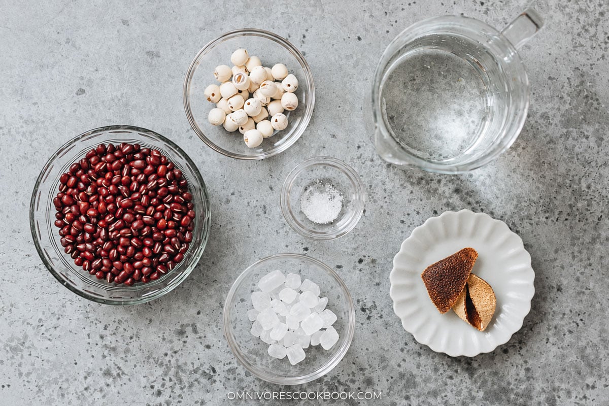  Dried azuki beans, rock sugar, dried tangerine peel, and lotus seeds for red bean soup
