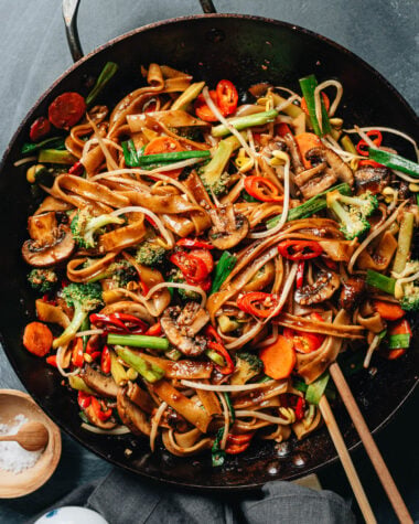 Stir fried rice noodles with mushroom and broccoli