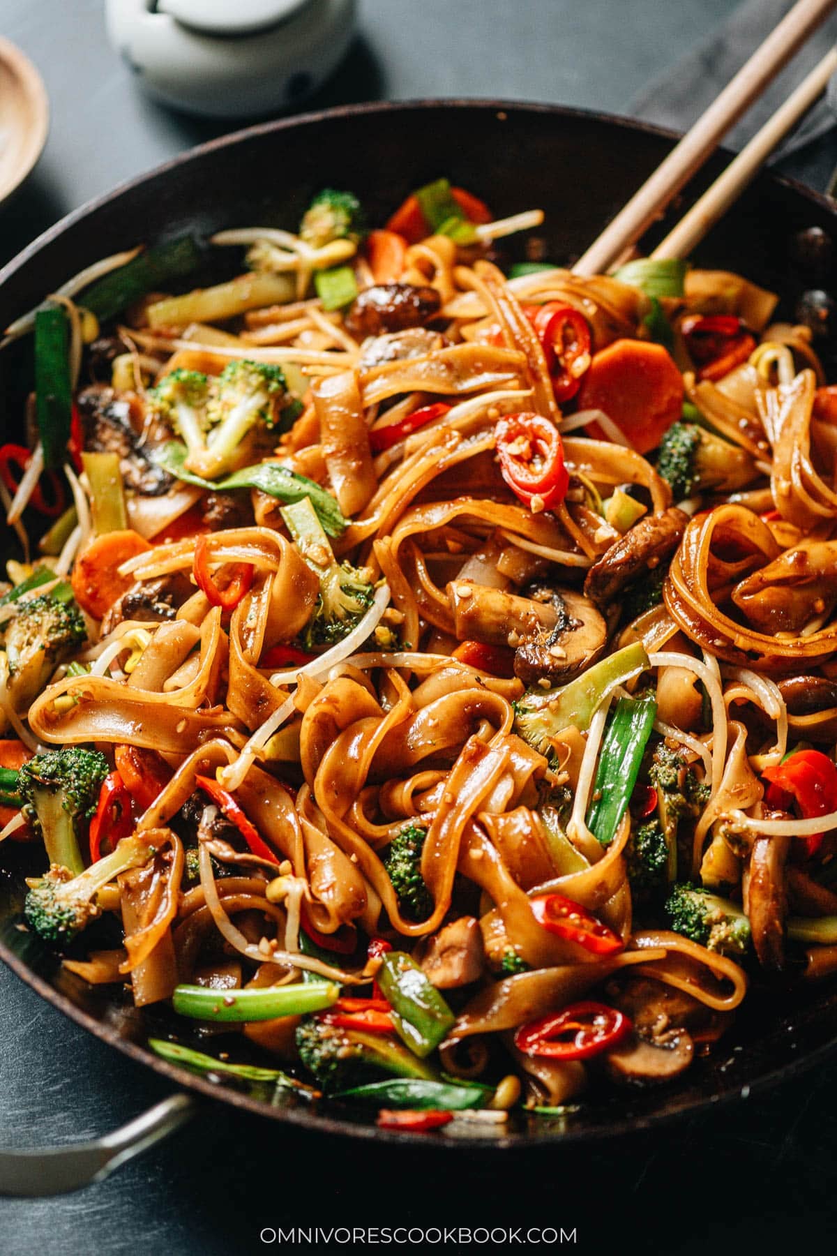 Vegetable chow fun close up