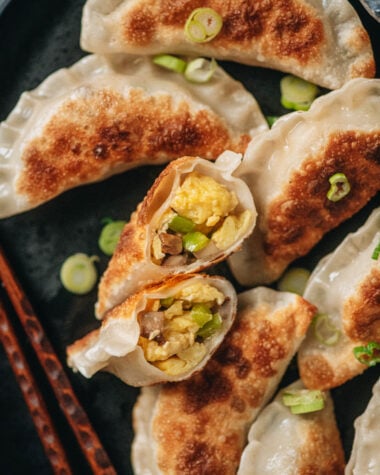 Egg and Pepper Dumplings (鸡蛋青椒饺子)