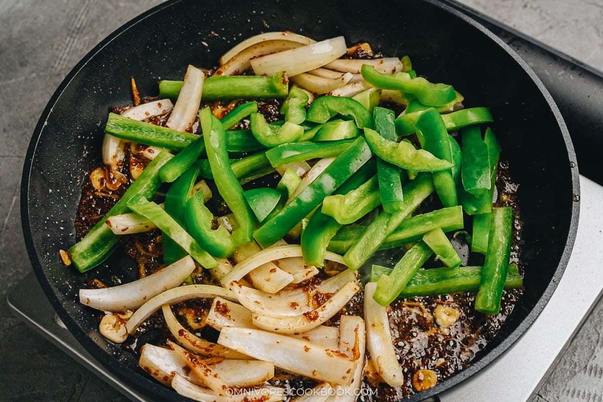 Shacha Chicken (沙茶炒鸡)